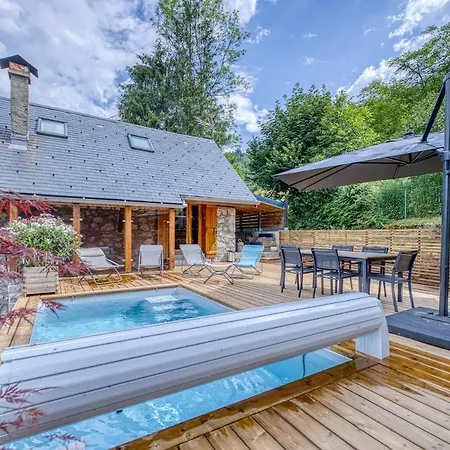 Chalet Cocoon With Pool *