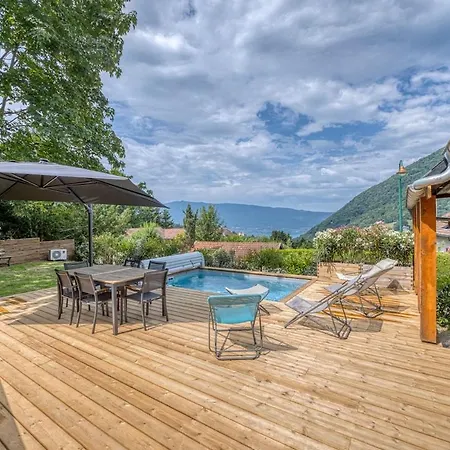 Cocoon With Pool Chalet *